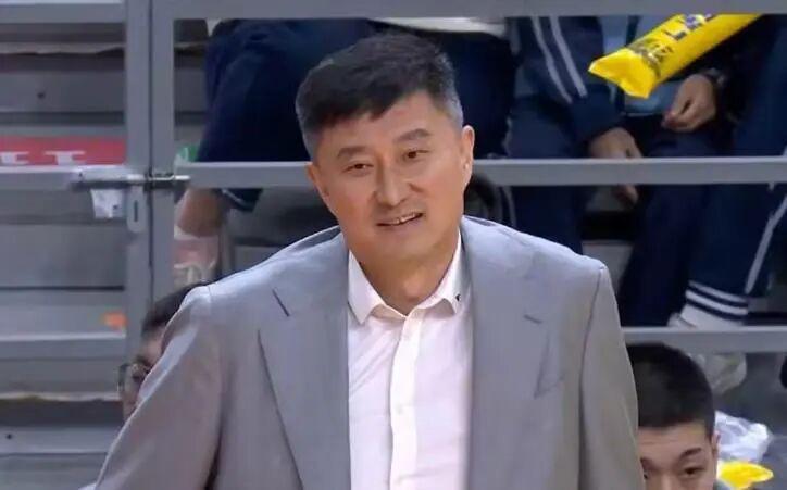 8868体育官方入口-广东队主场16分惨败，崔永熙首秀2分3篮板，莫兰德21篮板